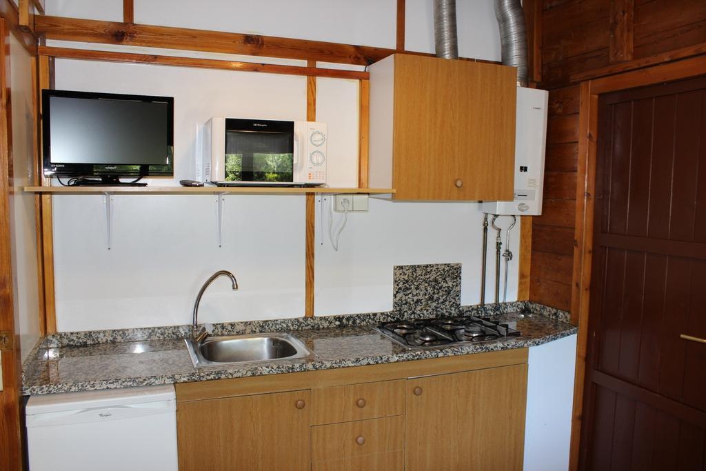 Bungalows Pena Montanesa Aínsa Szoba fotó