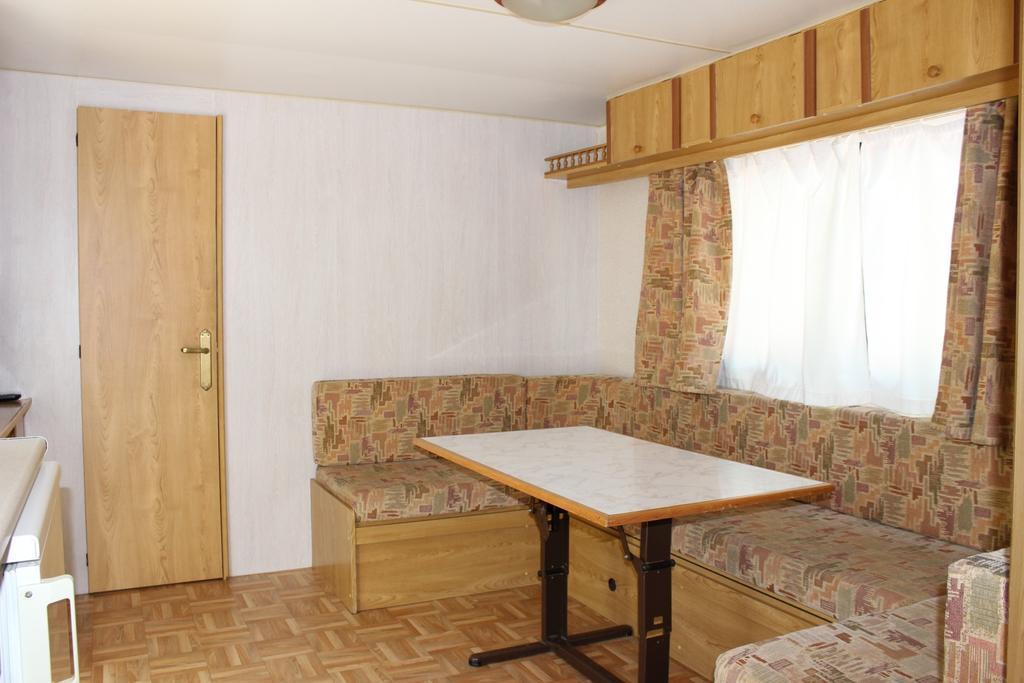 Bungalows Pena Montanesa Aínsa Szoba fotó